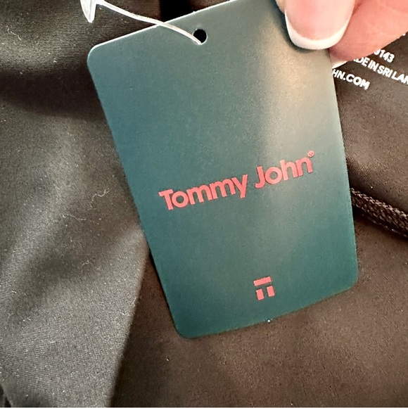 Tommy John Go Anywhere Leggings Black Pocket High-Rise Compression Size L - Picture 10 of 14